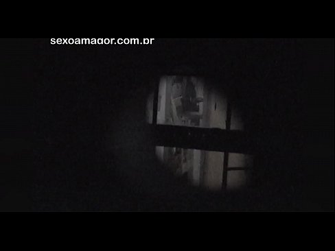 ❤️ Блондини ичкери кирпичтин артына катылган кошуналык войер жашыруун түрдө видеого тартып алат ❤❌ Порно боюнча бизде ️❤